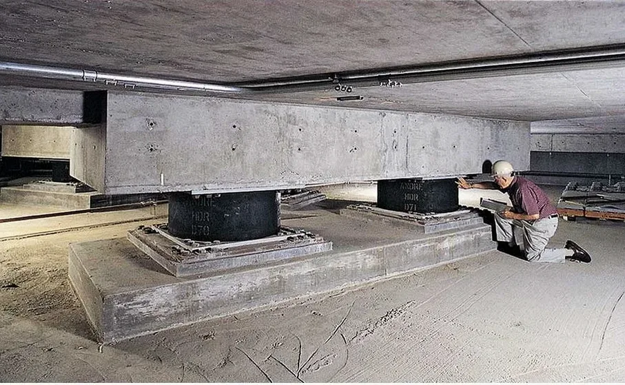 Diseño de Aislación Sísmica de Base en Ovalle: Soluciones para Suelos del Valle del Limarí